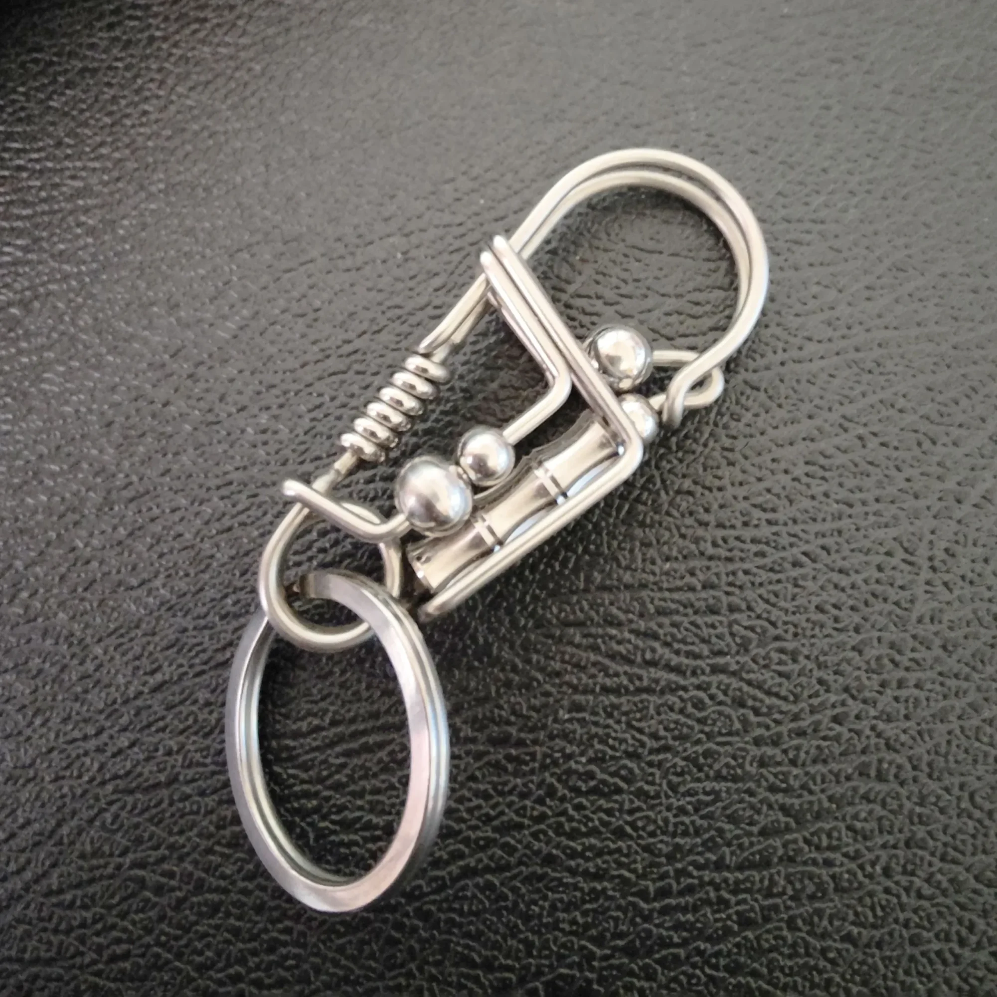 Bamboo Style Handmade Wire KeyChain (1)